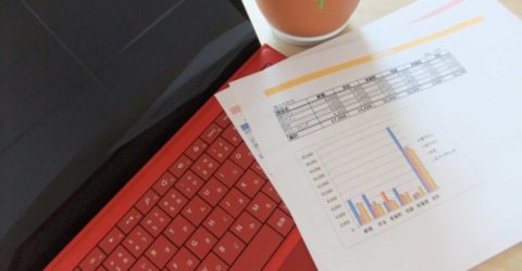 Excel、Wordの資格勉強しているパソコン